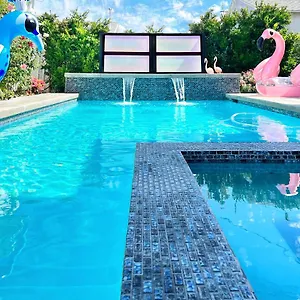 Villa Noho Luxury Oasis I Saltwater Pool-spa I Sleeps Up To 8 I 15 Mins From Hollywood, Los Angeles
