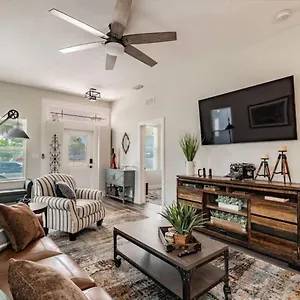 https://cozy-urban-haven-in-historic-ybor-close-downtown.hotelstampa.org